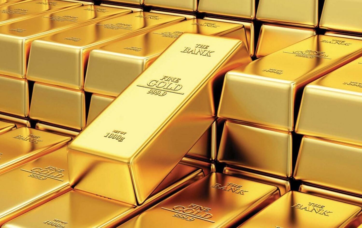 الذهب يحقق مكاسب قوية ويتجه لكسر الحواجز التاريخية