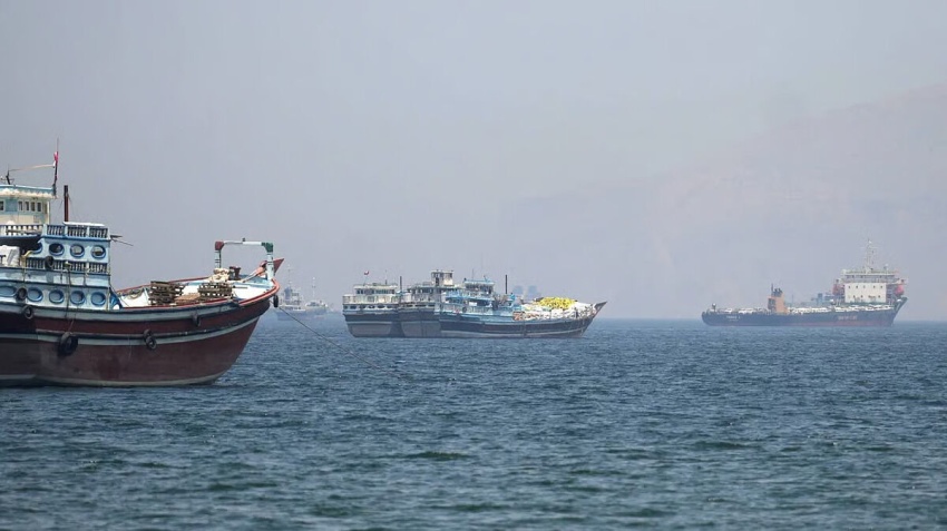 Khatam al-Anbiya Headquarters Imposes Mandatory Maritime Routes, Warns Against Military Intervention in Strait of Hormuz