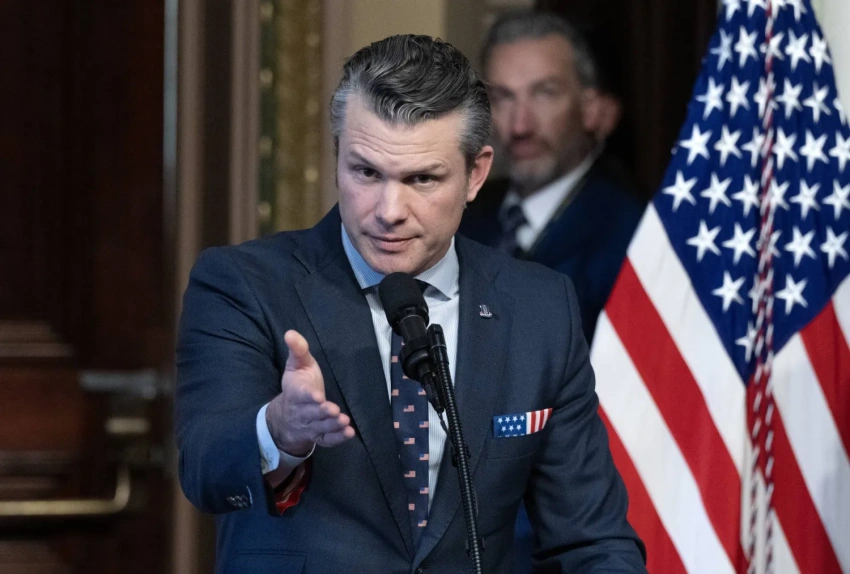 Washington Hints at Resuming Military Operations Against Tehran as Trump Insists on Deal Conditions