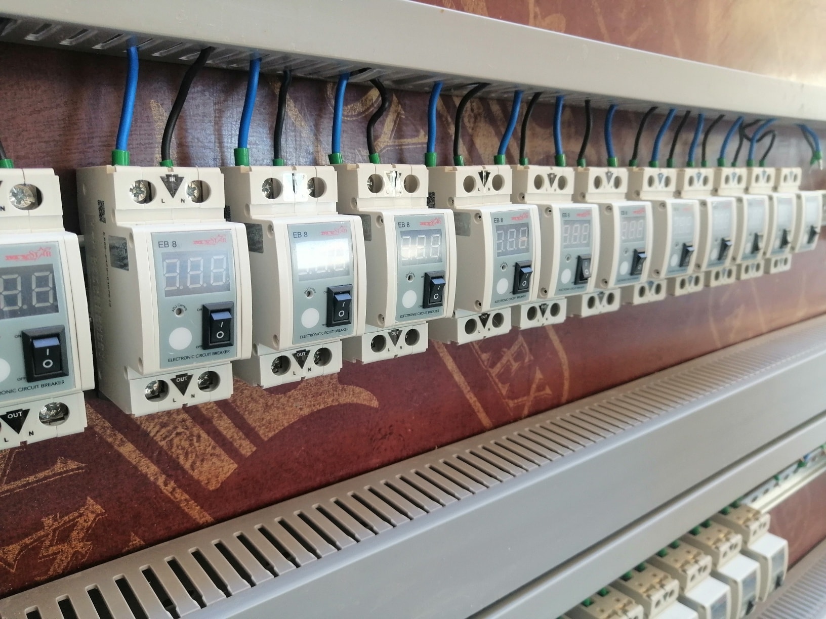 Summer Electricity Crisis Renewed Amid Demands for Increased Government Subsidy for Private Generator Fuel