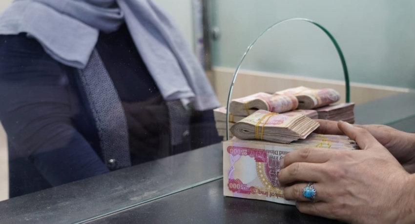 تحديات الإصلاح المالي في العراق: المليارات خارج النظام المصرفي ودعوات للتحول الرقمي