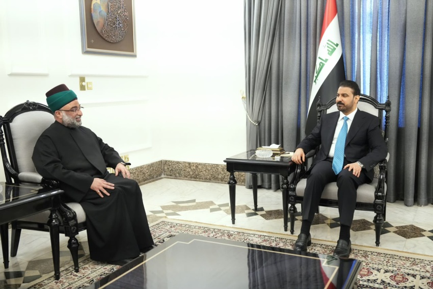 رئيس مجلس الوزراء يؤكد التزام الحكومة بدعم العتبات المقدسة وتطوير البنى التحتية للسياحة الدينية
