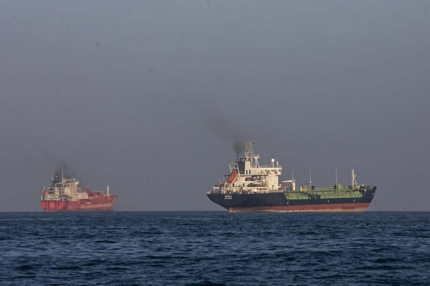 Tehran Vows to Take Strict Measures in Response to the Targeting of Its Commercial Ship