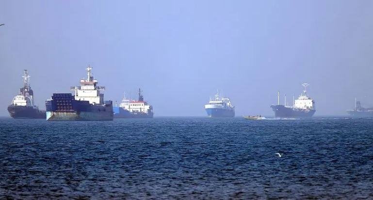 Noticeable Slowdown in Navigation Through the Strait of Hormuz Amid Rising Security Concerns