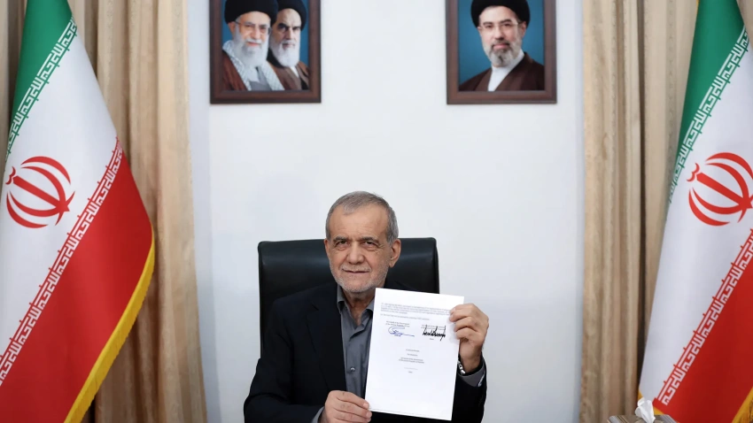 الرئيس الإيراني يدعو لتجاوز الانقسامات الداخلية ويؤكد رفض بلاده الخضوع للضغوط الخارجية