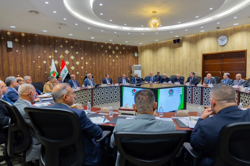 خلية الأزمة بوزارة النفط تبحث استدامة إنتاج المصافي الوطنية وتأمين التجهيز المحلي للوقود