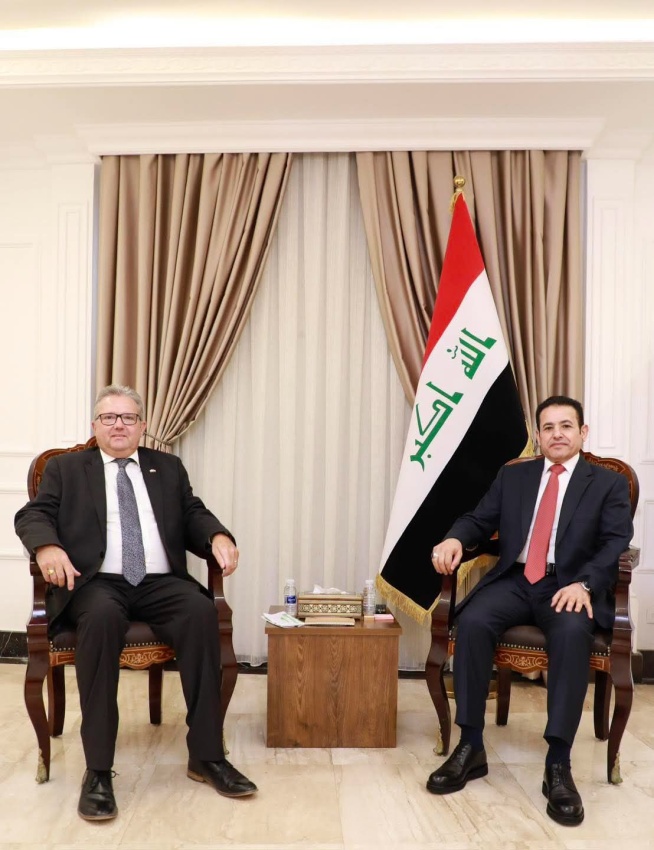مستشارية الأمن القومي تبحث تعزيز الشراكات الثنائية والتعاون الأمني مع بريطانيا