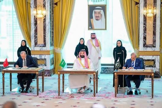 أنقرة تعلن عقد الاجتماع الأول للتحالف الثلاثي بين تركيا وباكستان والسعودية