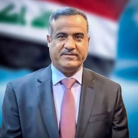 وزير الدفاع يؤكد التزام الوزارة بالدستور وتقديم الخدمة الفعلية للشعب