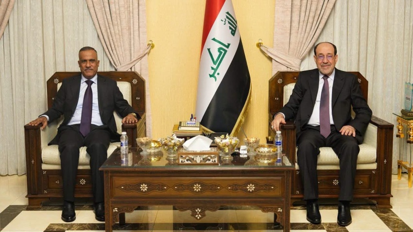 وزير الدفاع يبحث مع رئيس ائتلاف دولة القانون سبل تعزيز قدرات المؤسسة العسكرية